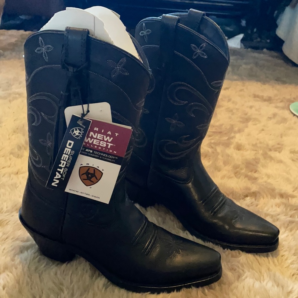Ariat New West Cowboy Boot
